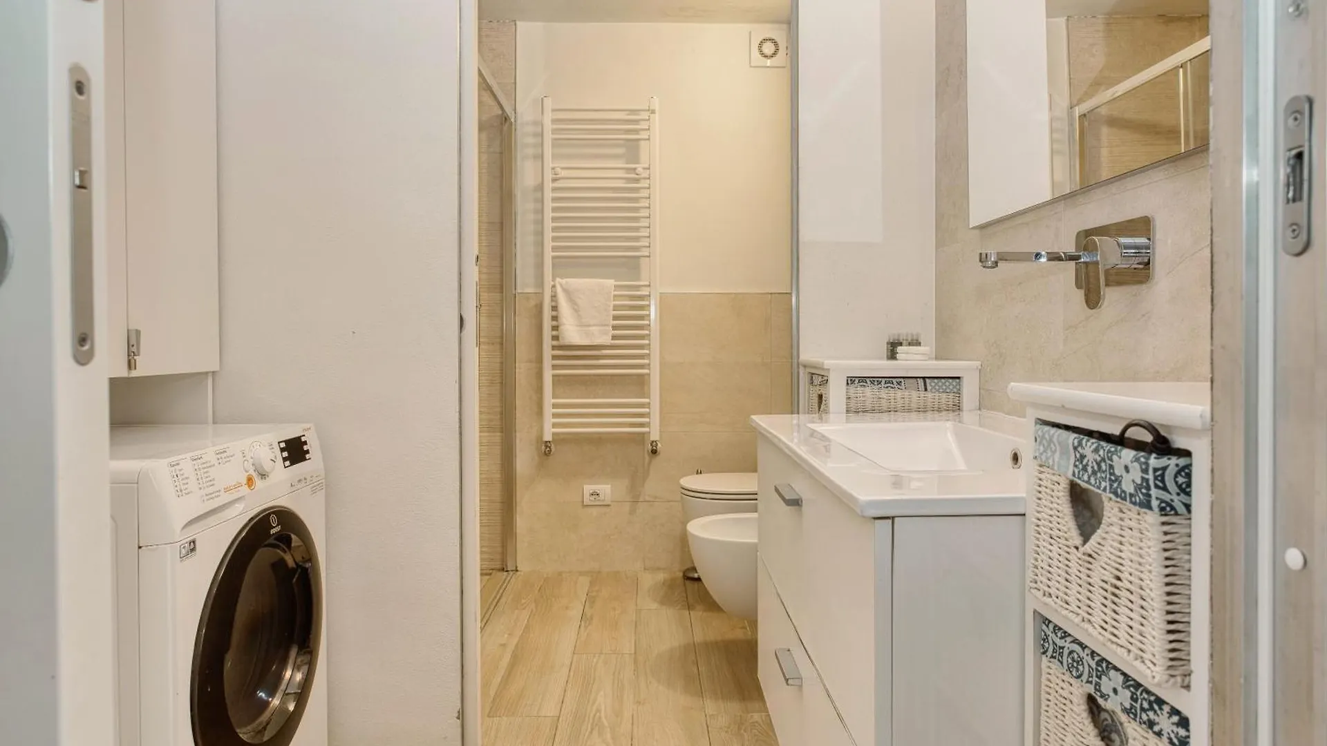 Apartment Modern Loft Near Bosco Verticale Milan Italy
