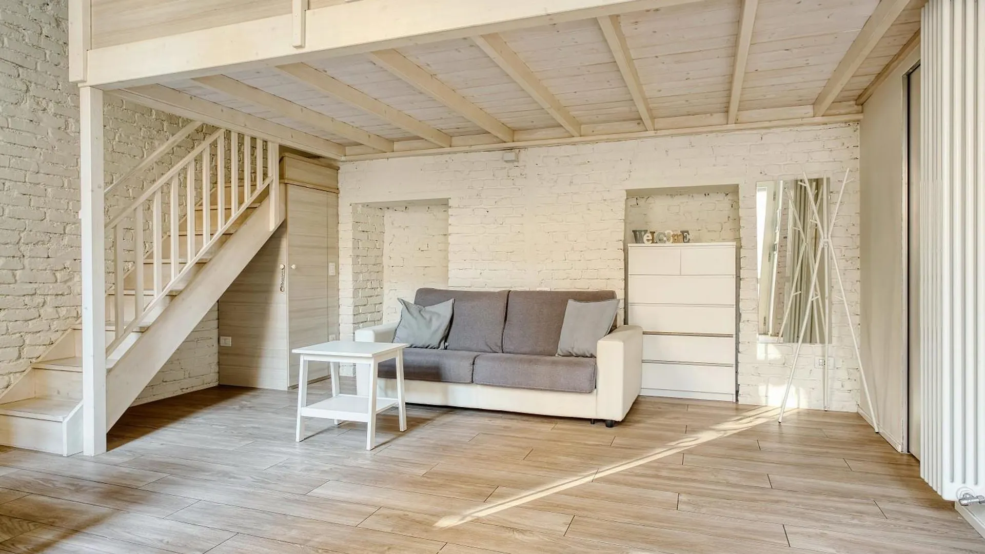 Apartment Modern Loft Near Bosco Verticale Milan